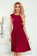 Lila plissert dagskjole – elegant og allsidig | Numoco til dame fra MS StyleHaven, laget av polyester, farge Fiolett, størrelse S, med short ermer, perfekt til casual; dress