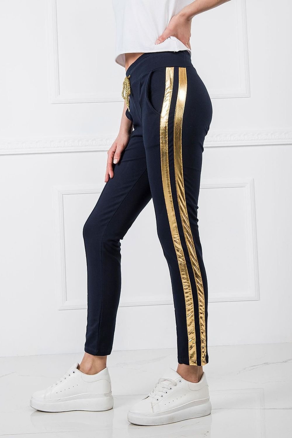 StrideLine – Joggebukser for kvinner med kontraststriper på siden til dame fra MS StyleHaven, laget av Bomull; Elastan-1, farge Marineblå, størrelse L, med sleeveless ermer, perfekt til casual; dress