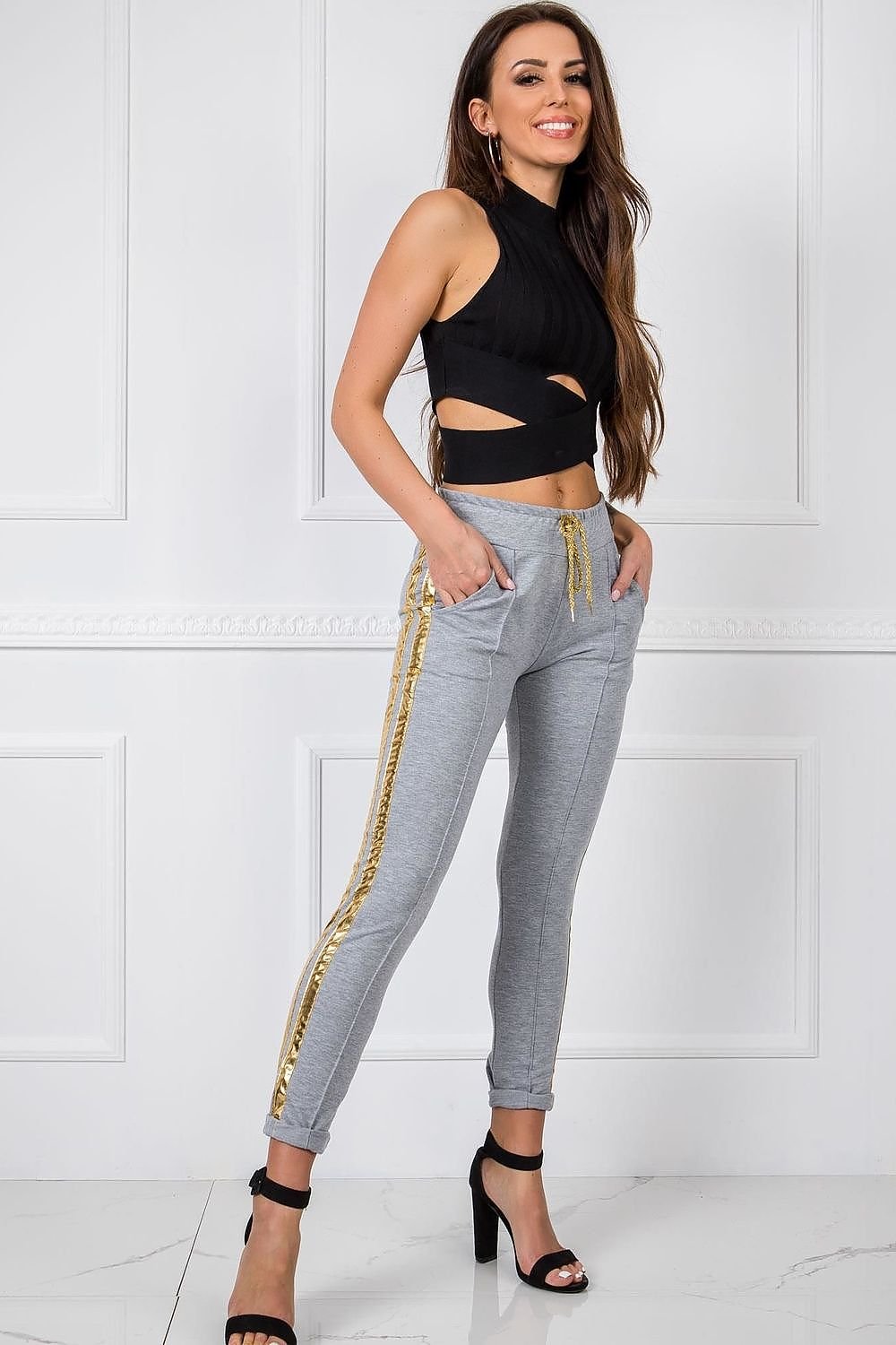 StrideLine – Joggebukser for kvinner med kontraststriper på siden til dame fra MS StyleHaven, laget av Bomull; Elastan-1, farge Grå, størrelse S, med sleeveless ermer, perfekt til casual; dress