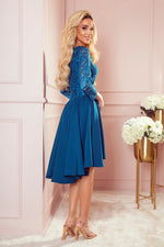 Nicolle asymmetrisk blondekjole – elegant og flytende kjole for spesielle anledninger til dame fra MS StyleHaven, laget av Viskose; polyester, farge Grønn 2, størrelse S, med 3-4; long ermer, perfekt til casual; dress