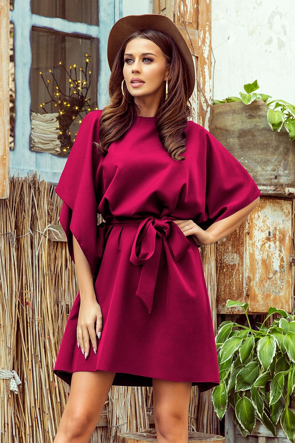 Sofia Day kjole til dame fra MS StyleHaven, laget av polyester, farge Marineblå, størrelse S/M, med short ermer, perfekt til casual; dress