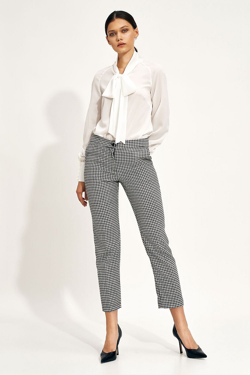 Bluse Nife til dame fra MS StyleHaven, laget av polyester, farge beige, størrelse 38, med long ermer, perfekt til casual; dress