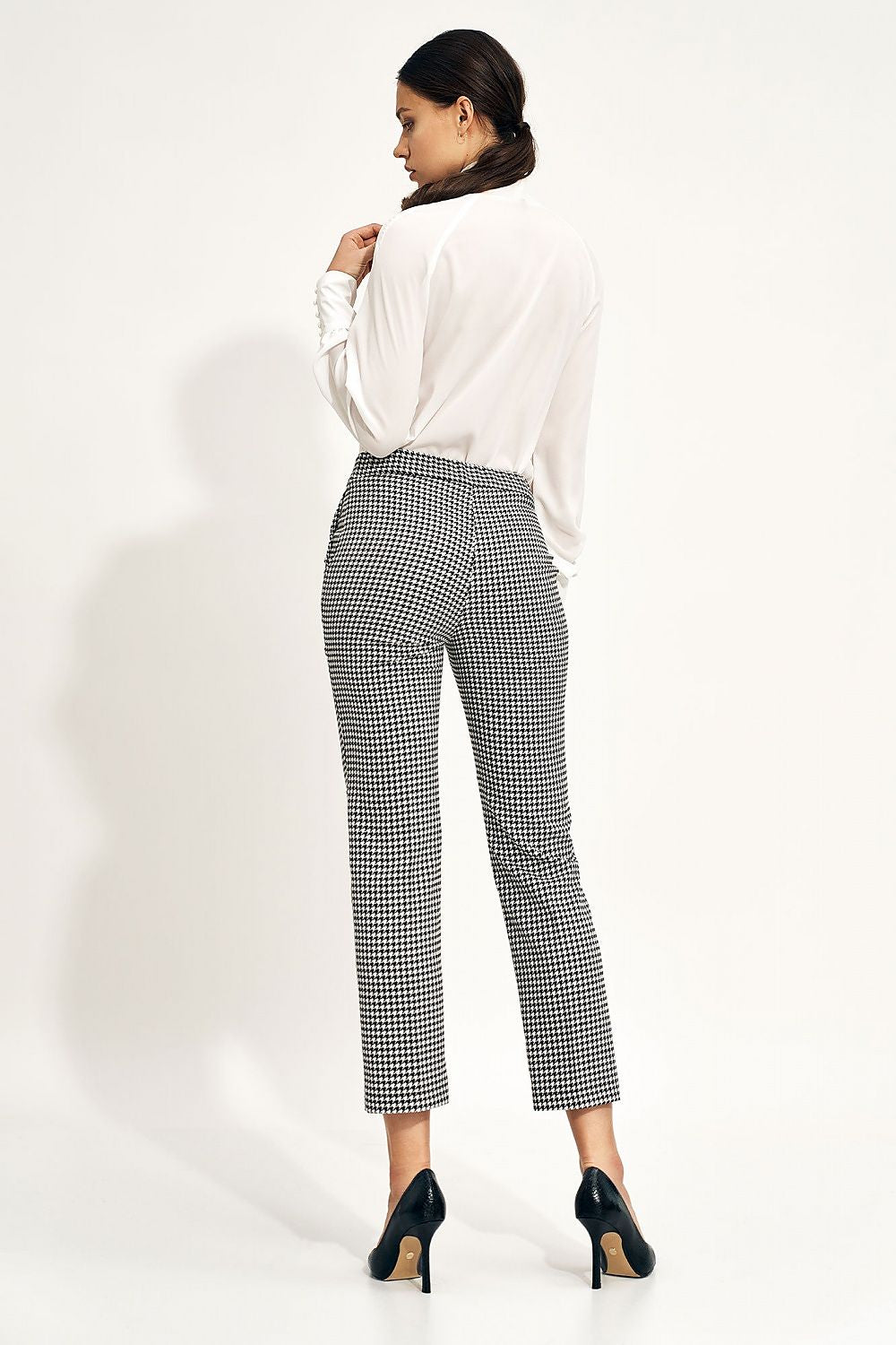 Bluse Nife til dame fra MS StyleHaven, laget av polyester, farge beige, størrelse 40, med long ermer, perfekt til casual; dress