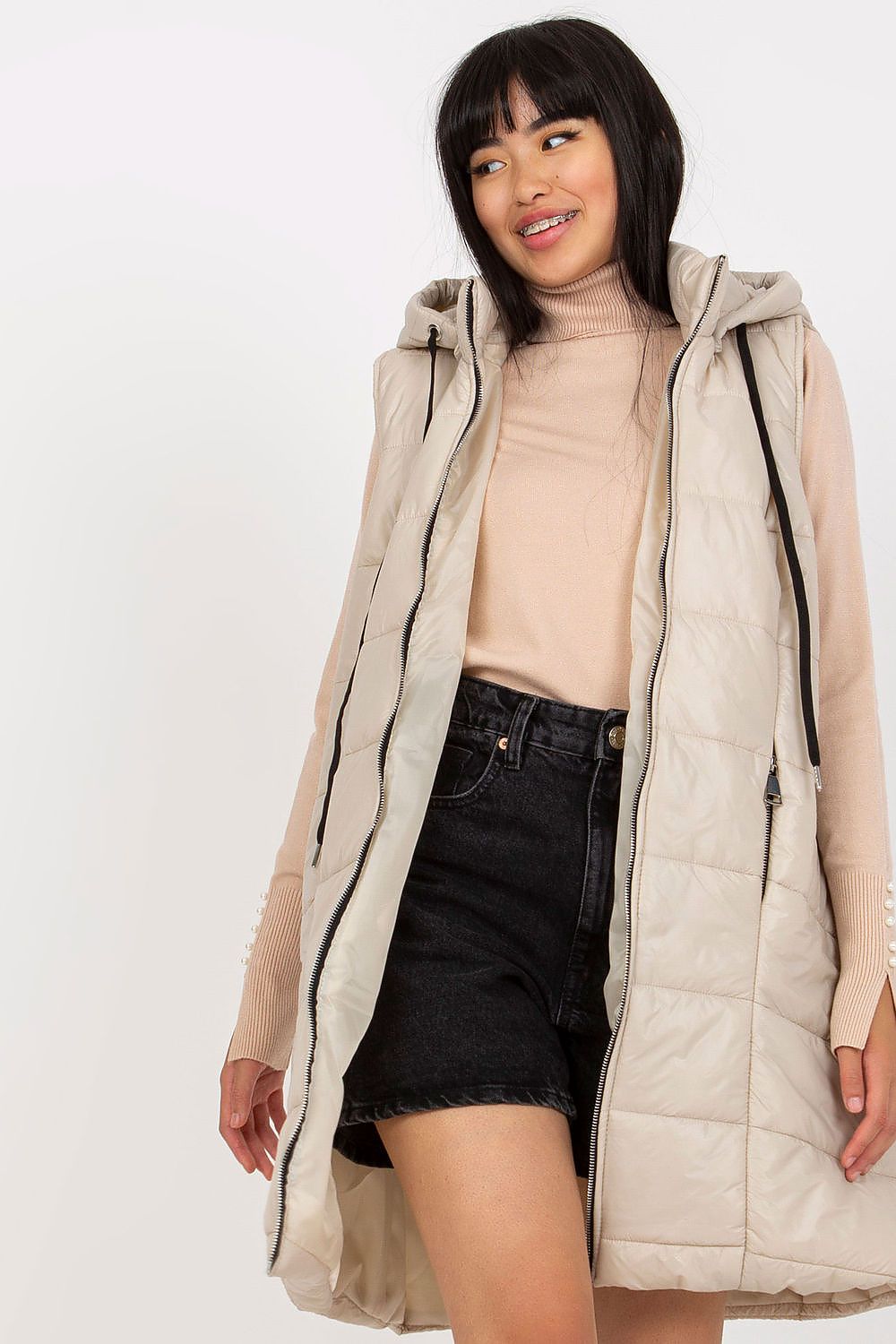 Oppdag vårt utvalg av stilfulle Brun Gilet Och Bella til dame i ulike størrelser og kvalitetsmaterialer – perfekte til jobb; fritid og alle dager. Rask levering og gode priser hos MS Stylehaven. se mer!