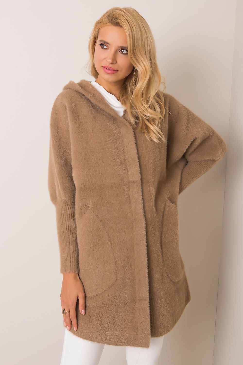 Oppdag vårt utvalg av stilfulle  Frakk MBM til dame i ulike størrelser og kvalitetsmaterialer – perfekte til jobb; fritid og alle dager. Rask levering og gode priser hos MS Stylehaven. se mer!