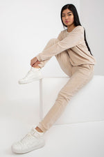 Oppdag vårt utvalg av stilfulle Beige Sett Rue Paris til dame i ulike størrelser og kvalitetsmaterialer – perfekte til jobb; fritid og alle dager. Rask levering og gode priser hos MS Stylehaven. se mer!