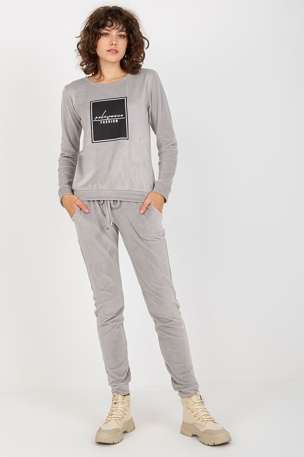 Sett - Relevance til dame fra MS StyleHaven, laget av Viskose; Elastan-1, farge Grå, størrelse S/M, med short ermer, perfekt til casual; dress