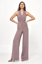 Jumpsuit Nife til dame fra MS StyleHaven, laget av polyester, farge Brun, størrelse 36, med sleeveless ermer, perfekt til casual; dress