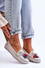 Mocassin Step in Style til dame fra MS StyleHaven, laget av polyester, med detaljer i suede, farge Grå, størrelse 36, med long ermer, hælhøyde flat, skostørrelse 36; 37; 38; 39; 40; 41, perfekt til casual