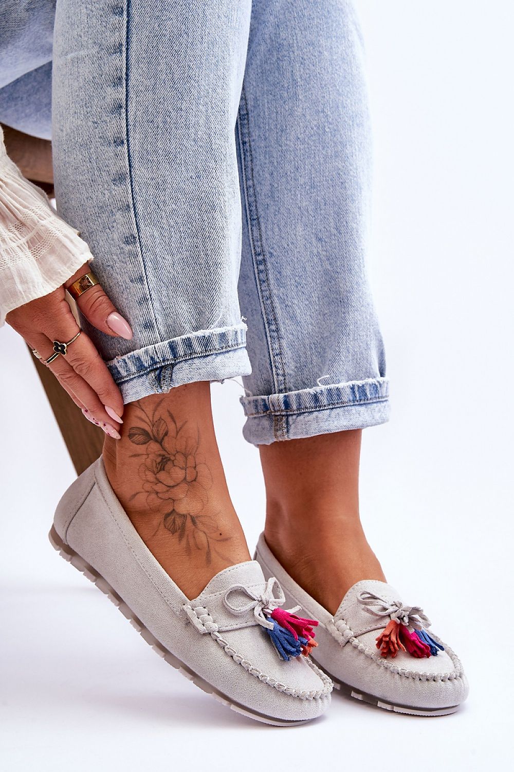 Mocassin Step in Style til dame fra MS StyleHaven, laget av polyester, med detaljer i suede, farge Grå, størrelse 36, med long ermer, hælhøyde flat, skostørrelse 36; 37; 38; 39; 40; 41, perfekt til casual