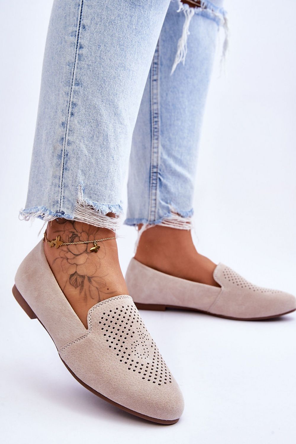 Mocassin Step in Style til dame fra MS StyleHaven, laget av polyester, med detaljer i suede, farge beige, størrelse 36, med long ermer, hælhøyde low; flat, skostørrelse 36; 37; 38; 39; 40; 41, perfekt til casual; dress
