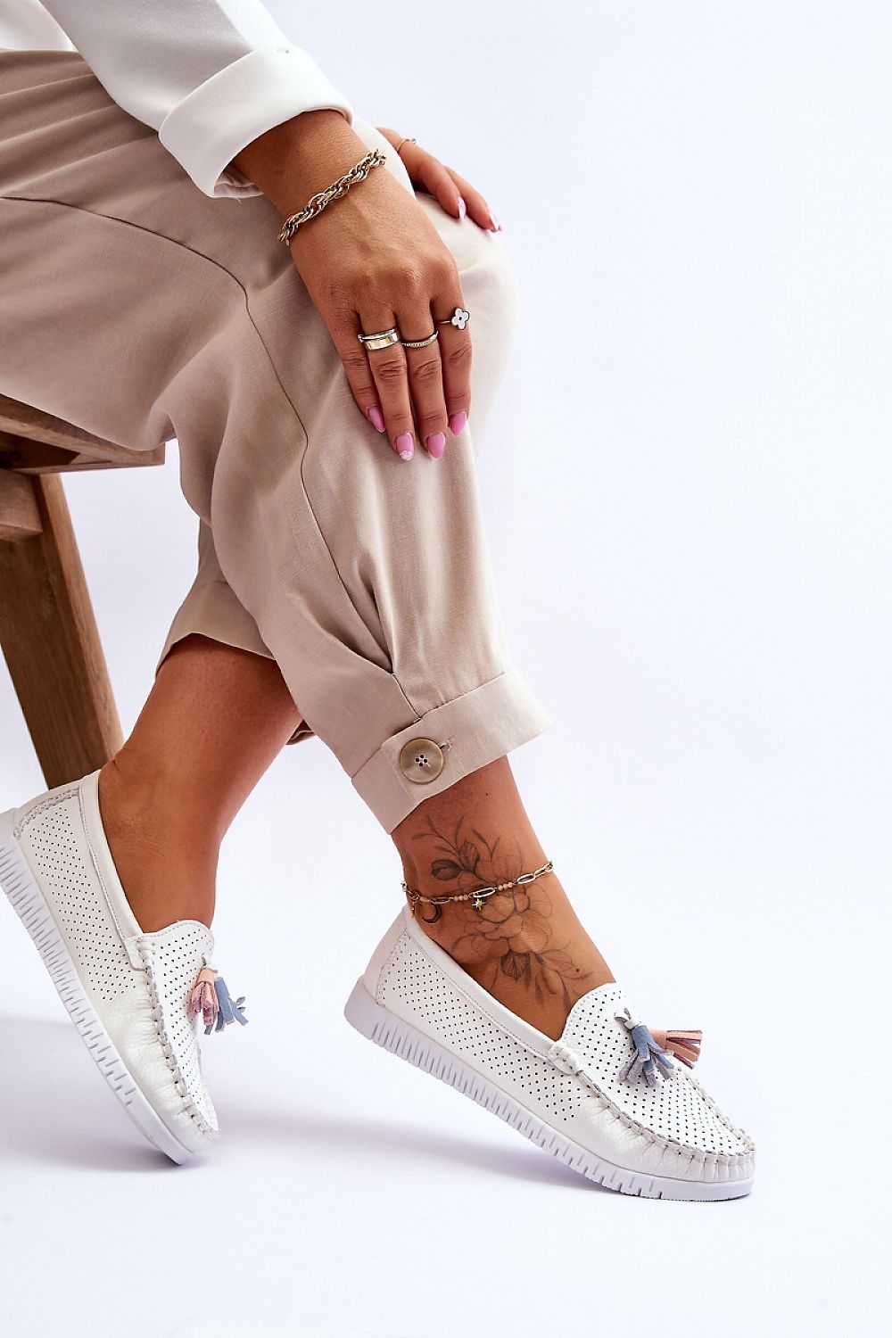 Mocassin Step in Style til dame fra MS StyleHaven, laget av polyester, farge Hvit, størrelse 37, med long ermer, perfekt til casual; dress