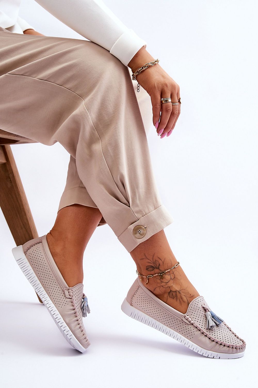 Mocassin Step in Style til dame fra MS StyleHaven, laget av polyester, farge Hvit, størrelse 40, med long ermer, perfekt til casual; dress