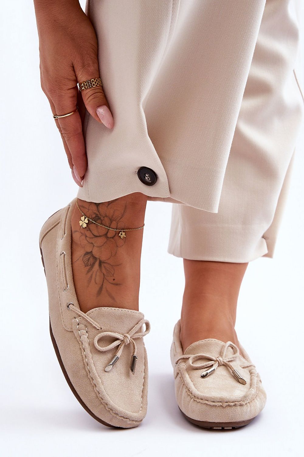 Mocassin Step in Style til dame fra MS StyleHaven, laget av polyester, med detaljer i faux-leather, farge beige, størrelse 36, med 45720 ermer, hælhøyde low, skostørrelse 36; 37; 38; 39; 40; 41, perfekt til casual