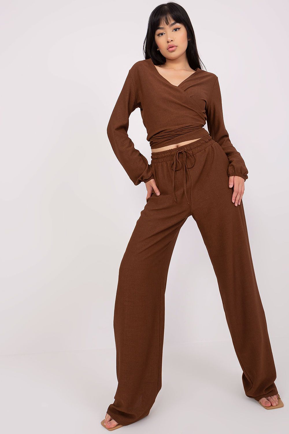 Lakerta fritidssett – bluse med hjertehals til dame fra MS StyleHaven, laget av Bomull; polyester, farge Grønn, størrelse S/M, med long ermer, perfekt til casual; dress
