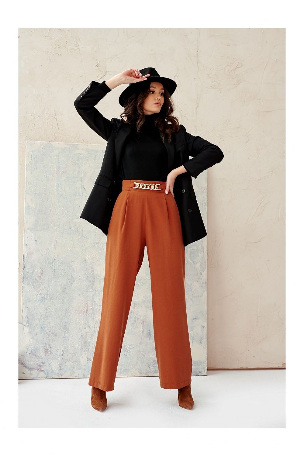Wide-Leg Elegance – Roco Fashion Damebukse med Vide Ben fra MS StyleHaven, størrelse 34, med long, bukselengde long, kjolelengde midi, kjolestil wrap
