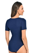 Klassisk bodysuit for kvinner – Teyli til dame fra MS StyleHaven, laget av Viskose; Elastan, farge Rød, størrelse XS, med cap; short ermer, perfekt til casual; dress