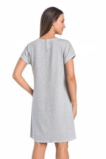 Teyli Nightshirt – Klassisk Eleganse i Svart til dame fra MS StyleHaven, laget av Elastan; Viskose, farge Grå, størrelse S, med cap; short ermer, perfekt til casual; dress
