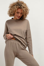 Oppdag vårt utvalg av stilfulle Brun Genser Tessita til dame i ulike størrelser og kvalitetsmaterialer – perfekte til jobb; fritid og alle dager. Rask levering og gode priser hos MS Stylehaven. se mer!