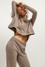 Oppdag vårt utvalg av stilfulle Svart Genser Tessita til dame i ulike størrelser og kvalitetsmaterialer – perfekte til jobb; fritid og alle dager. Rask levering og gode priser hos MS Stylehaven. se mer!