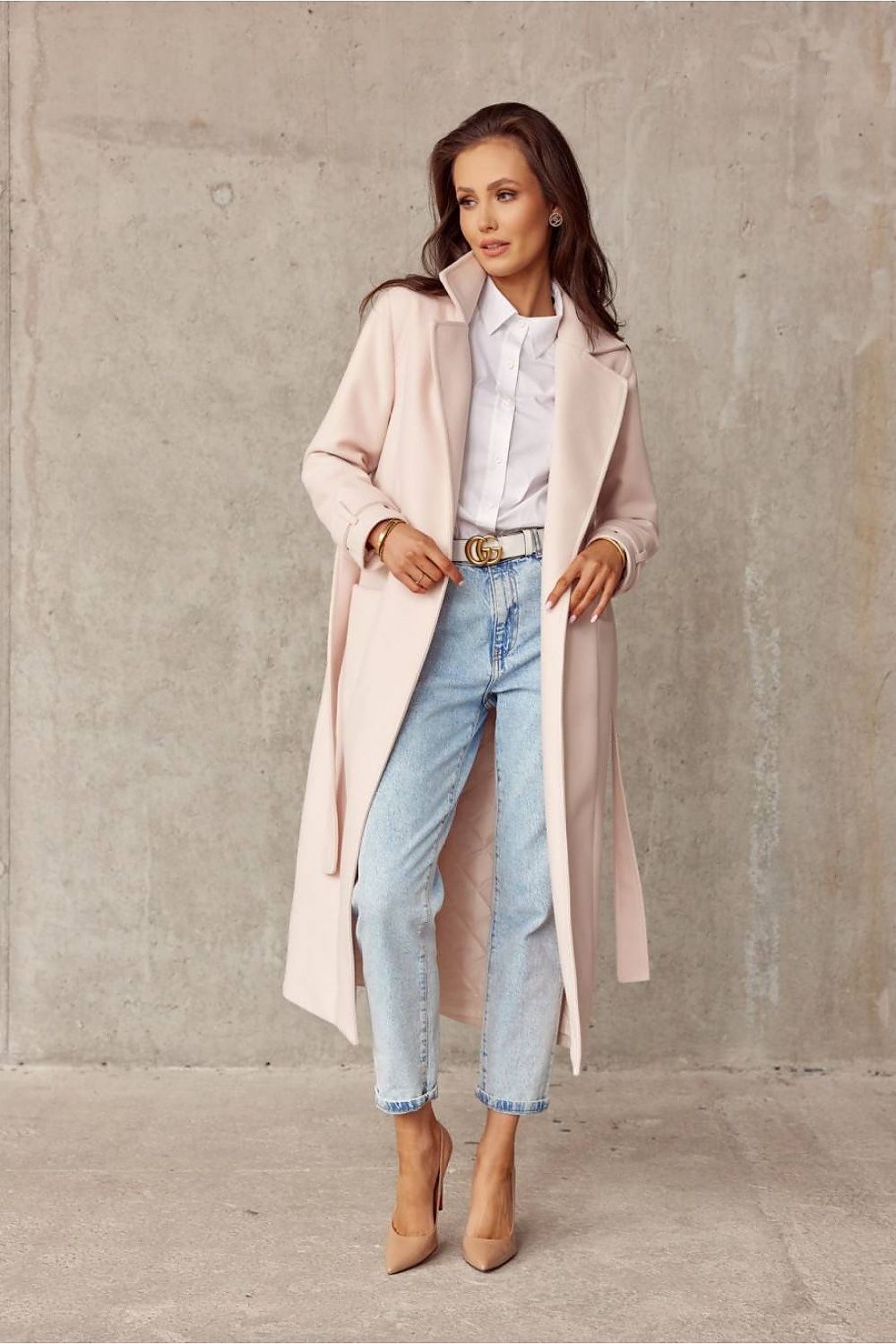 Oppdag vårt utvalg av stilfulle Beige Frakk Roco Fashion til dame i ulike størrelser og kvalitetsmaterialer - perfekte til jobb, fritid og alle dager. Rask levering og gode priser hos MS Stylehaven. se mer!