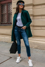 Oppdag vårt utvalg av stilfulle Brun Frakk Roco Fashion til dame i ulike størrelser og kvalitetsmaterialer – perfekte til jobb, fritid og alle dager. Rask levering og gode priser hos MS Stylehaven. se mer!