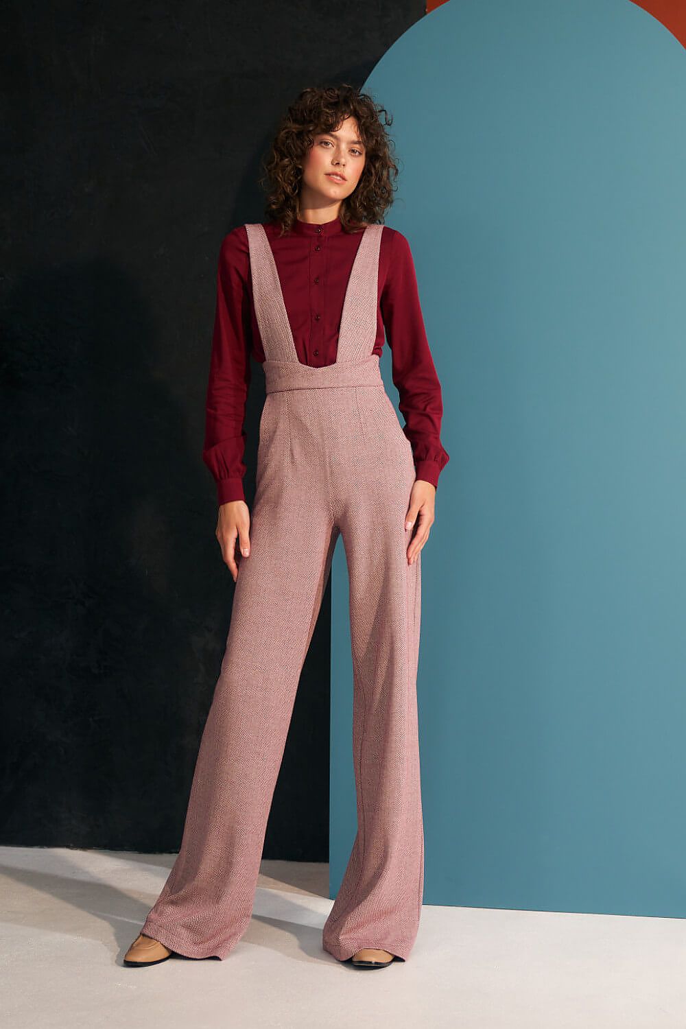Jumpsuit Nife til dame fra MS StyleHaven, laget av polyester; Viskose, farge Rød, størrelse 40, med sleeveless ermer, perfekt til casual; dress