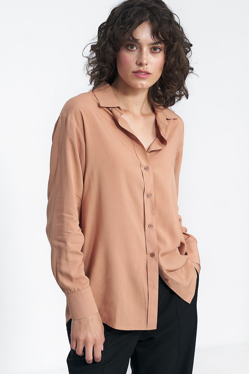 Langermet skjorte Nife til dame fra MS StyleHaven, laget av Viskose, farge Brun, størrelse 38, med long ermer, perfekt til casual; dress