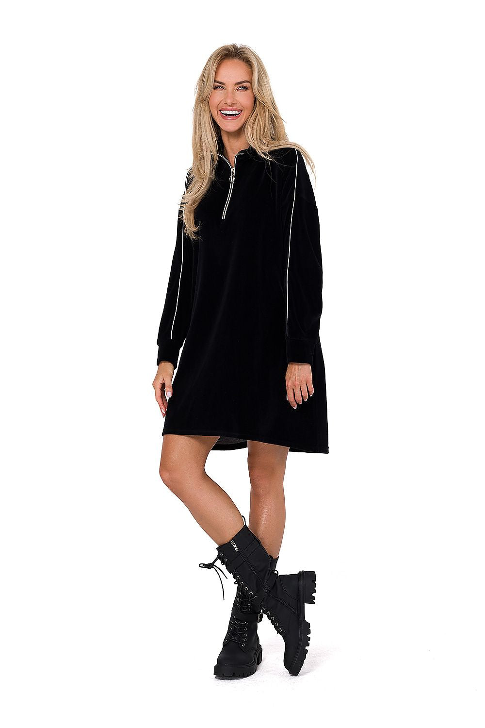 Ståkrage Dagkjole Moe til dame fra MS StyleHaven, laget av polyester, farge Svart, størrelse S/M, med long ermer, perfekt til dress