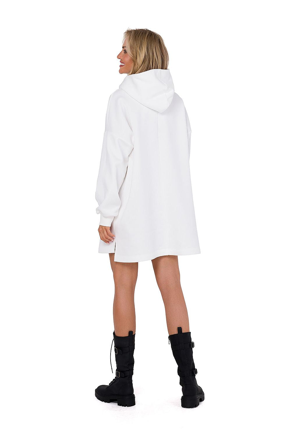 Strikket Dagkjole - Moe til dame fra MS StyleHaven, laget av polyester, farge beige, størrelse S/M, med long ermer, perfekt til dress