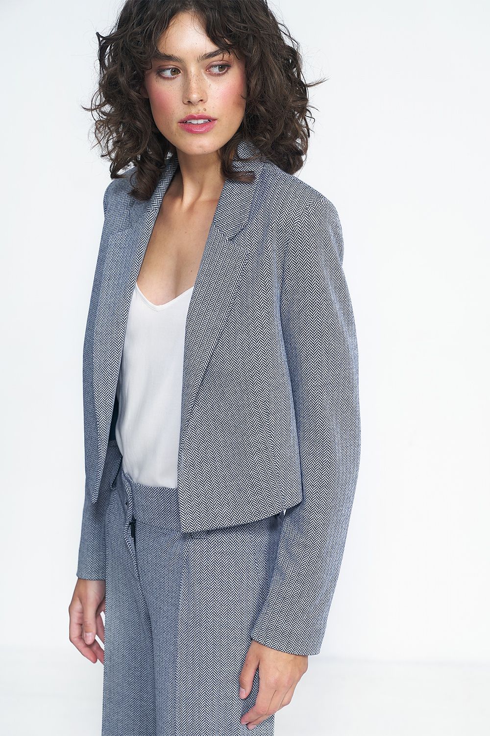 Jakke Nife til dame fra MS StyleHaven, laget av polyester; Viskose, farge Marineblå, størrelse 36, med long ermer, perfekt til casual; dress