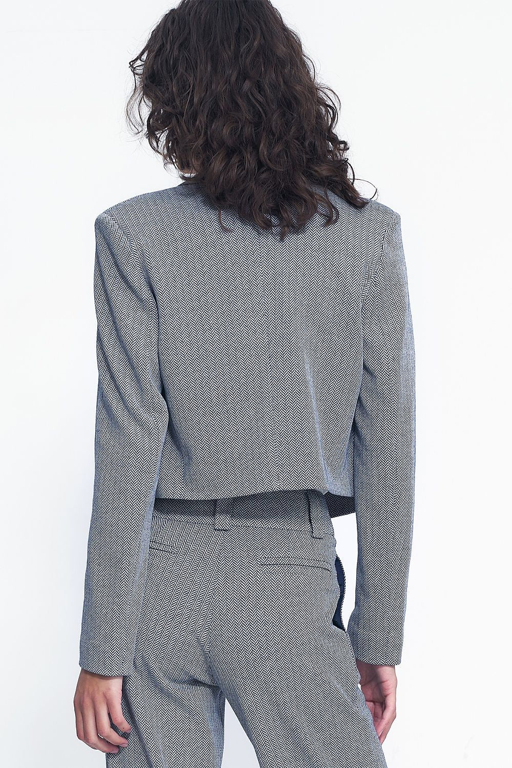 Jakke Nife til dame fra MS StyleHaven, laget av polyester; Viskose, farge Marineblå, størrelse 40, med long ermer, perfekt til casual; dress