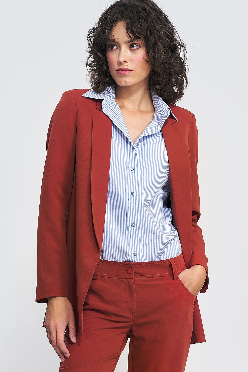 Jakke Nife til dame fra MS StyleHaven, laget av polyester; Viskose, farge Rød, størrelse 36, med long ermer, perfekt til casual; dress