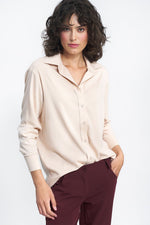 Langermet skjorte Nife til dame fra MS StyleHaven, laget av Viskose, farge beige, størrelse 36, med long ermer, perfekt til casual; dress