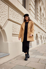 Oppdag vårt utvalg av stilfulle Brun Jakke Roco Fashion til dame i ulike størrelser og kvalitetsmaterialer – perfekte til jobb, fritid og alle dager. Rask levering og gode priser hos MS Stylehaven. se mer!