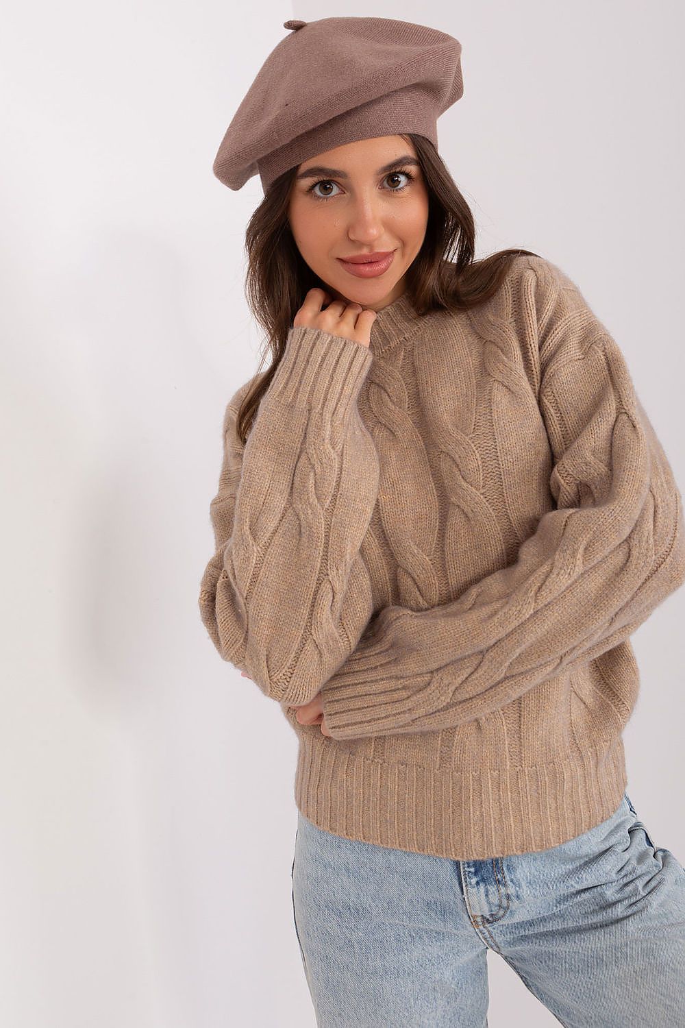 Oppdag vårt utvalg av stilfulle Beige Beret AT til dame i ulike størrelser og kvalitetsmaterialer - perfekte til jobb, fritid og alle dager. Rask levering og gode priser hos MS Stylehaven. se mer!