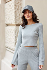Ribbed Elegance – Roco Fashion Kort Bluse fra MS StyleHaven, størrelse 36, med long, bukselengde long, kjolelengde midi, kjolestil wrap
