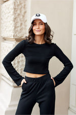 Ribbed Elegance – Roco Fashion Kort Bluse fra MS StyleHaven, størrelse 38, med long, bukselengde long, kjolelengde midi, kjolestil wrap