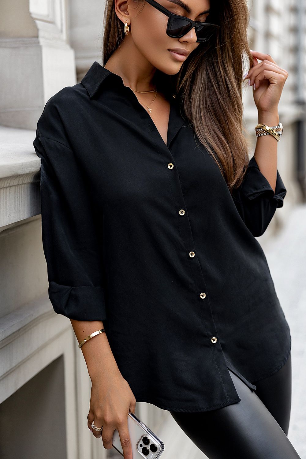 Emilie Skjorte IVON til dame fra MS StyleHaven, laget av lyocell, farge Svart, størrelse S/M, med sleeveless ermer, perfekt til casual; dress