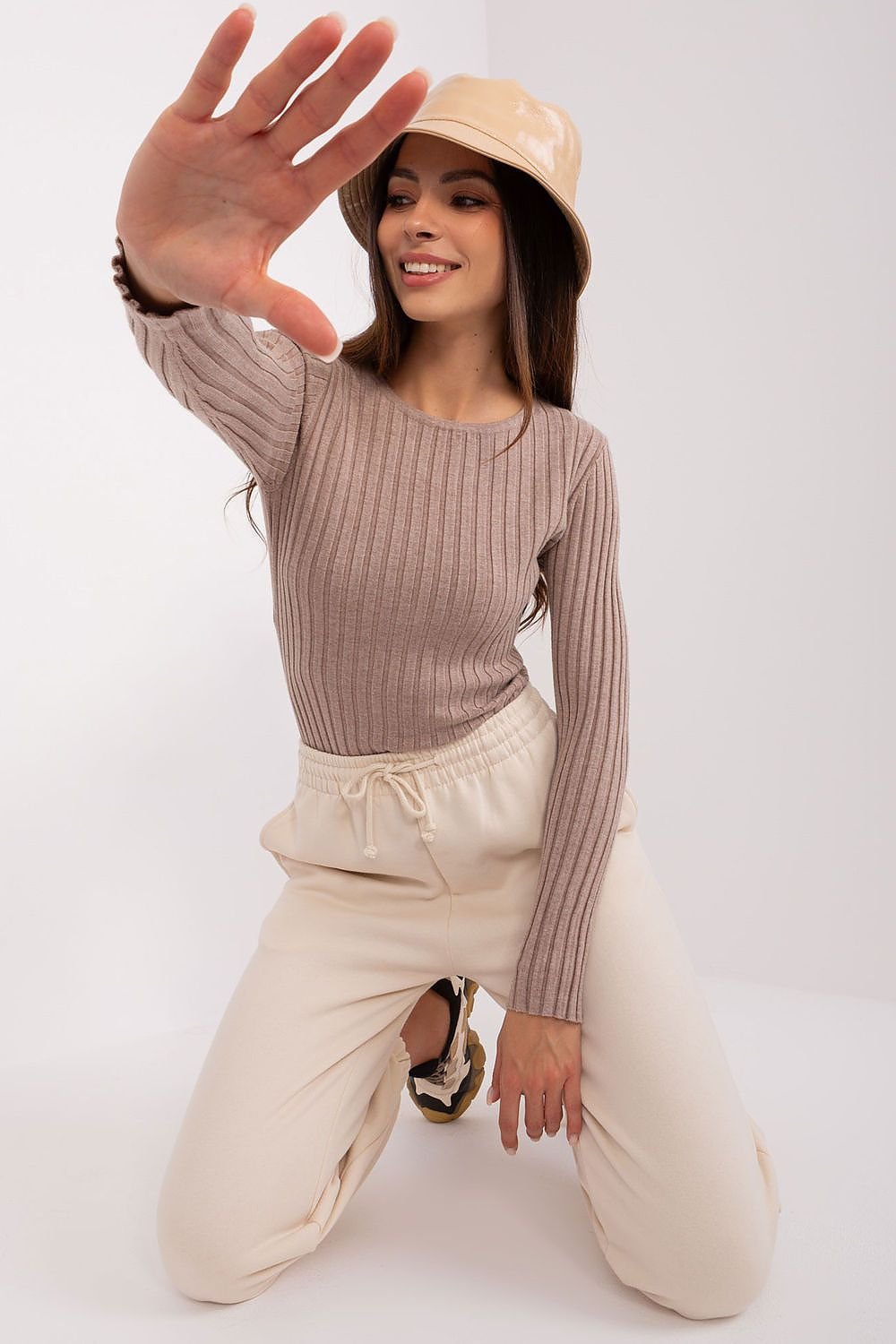 Klassisk genser til dame fra MS StyleHaven, størrelse S/M, med long, bukselengde long, kjolelengde short; knee; mini; midi, kjolestil sweater; other