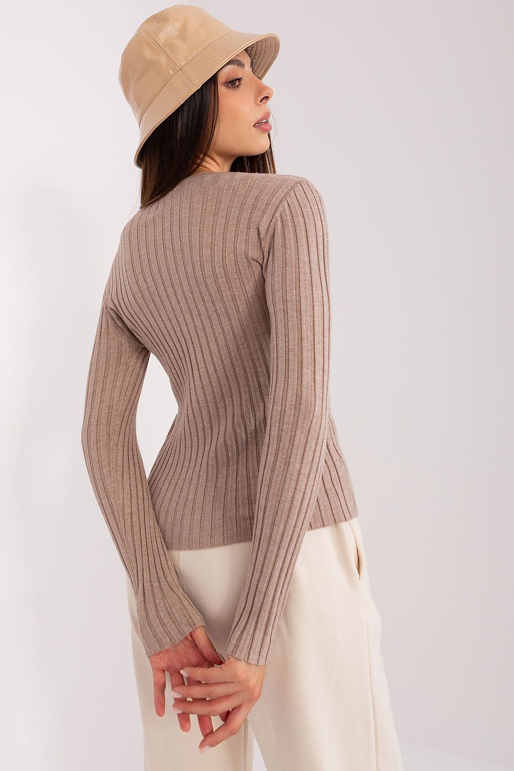 Klassisk genser til dame fra MS StyleHaven, størrelse M/L, med long, bukselengde long, kjolelengde short; knee; mini; midi, kjolestil sweater; other