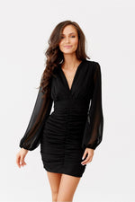Drapert minikjole med V-utringning – Roco Fashion fra MS StyleHaven, størrelse 40, med long, bukselengde long, kjolelengde mini, kjolestil sheath; a-line