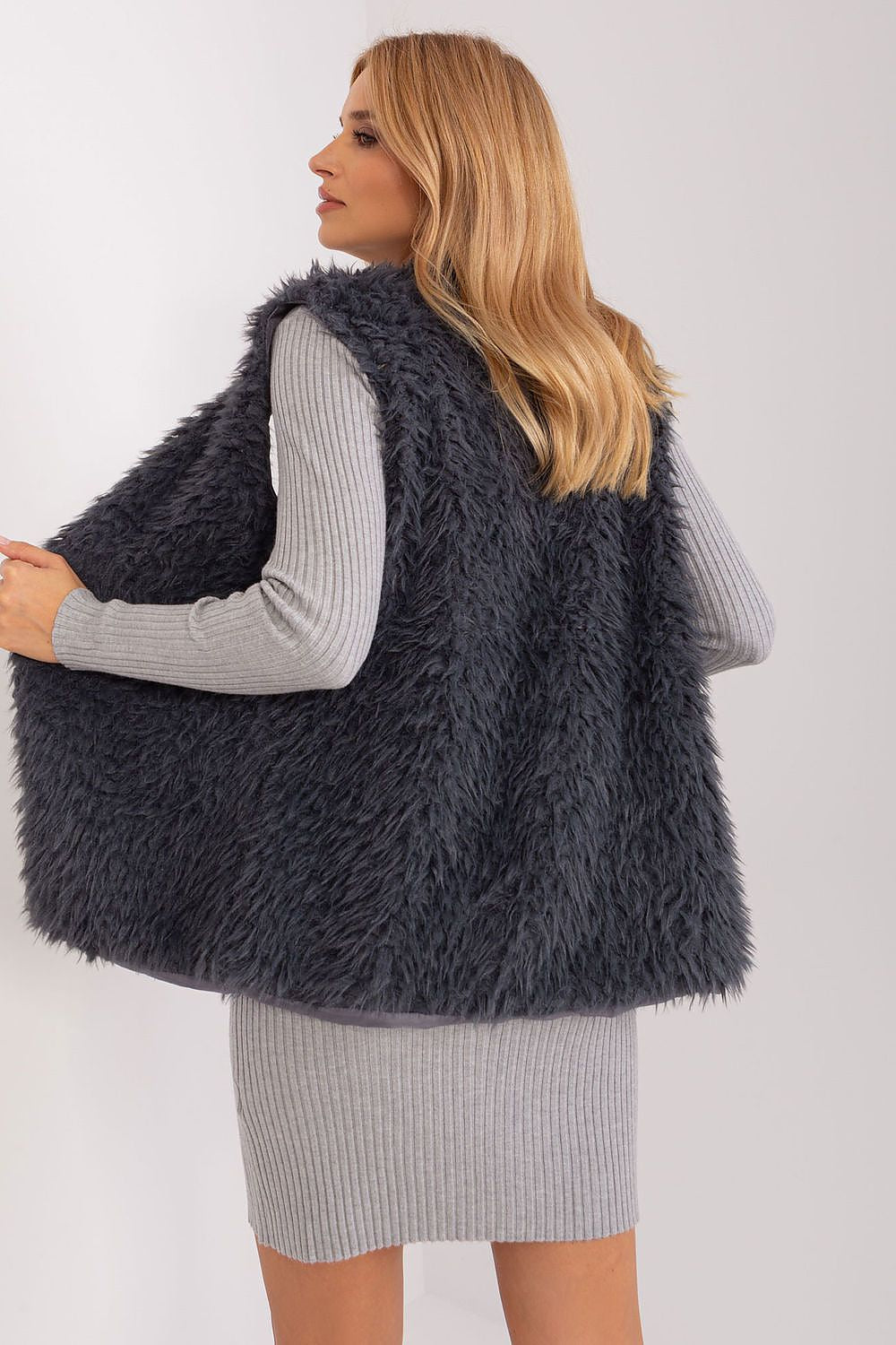 Gilet Och Bella for kvinner fra MS StyleHaven, i fargen grå, størrelse M ermer