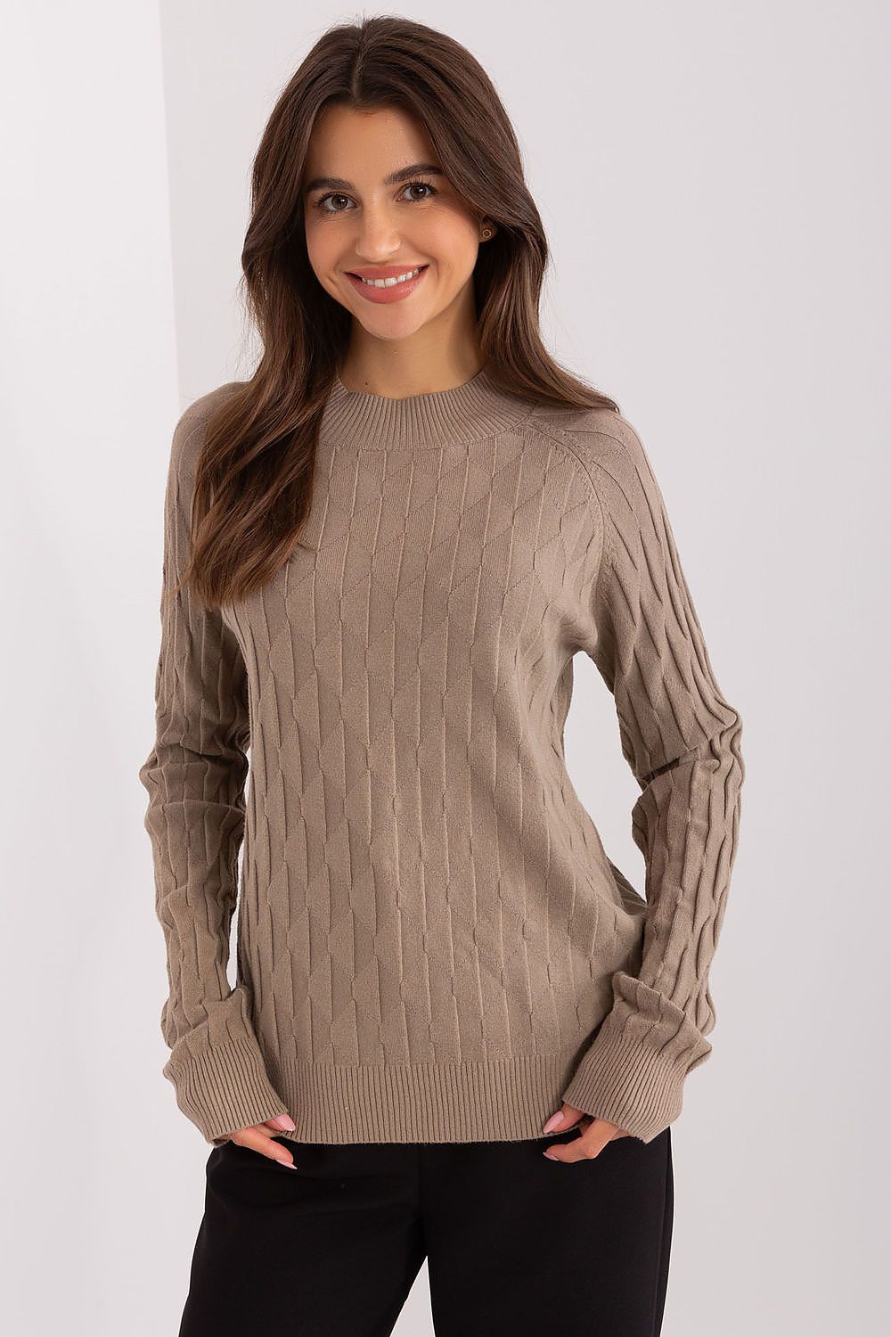 Oppdag vårt utvalg av stilfulle Beige Jumper AT til dame i ulike størrelser og kvalitetsmaterialer - perfekte til jobb, fritid og alle dager. Rask levering og gode priser hos MS Stylehaven. se mer!
